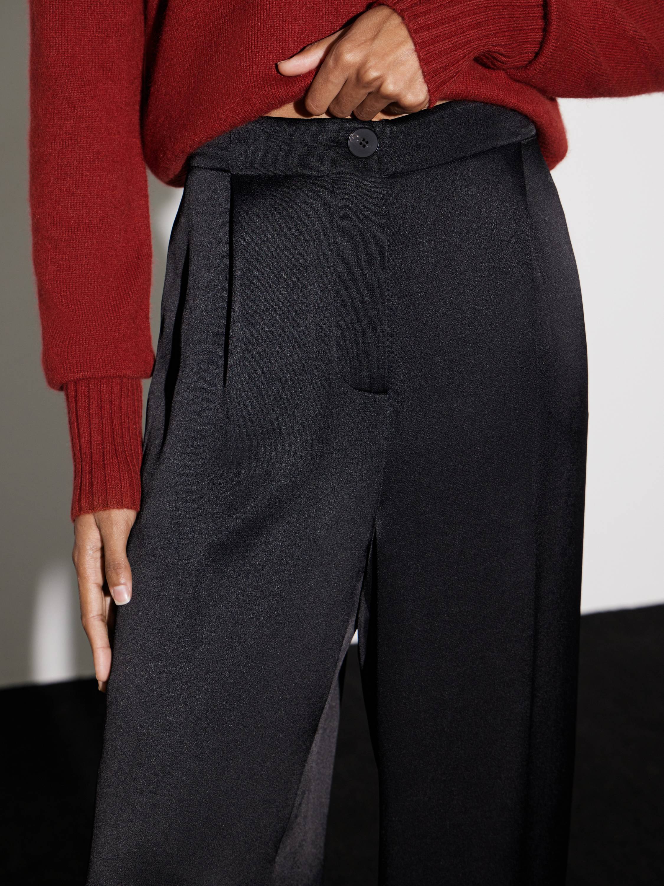 Tailored Wide-Leg Rayon Trousers in Charcoal Black