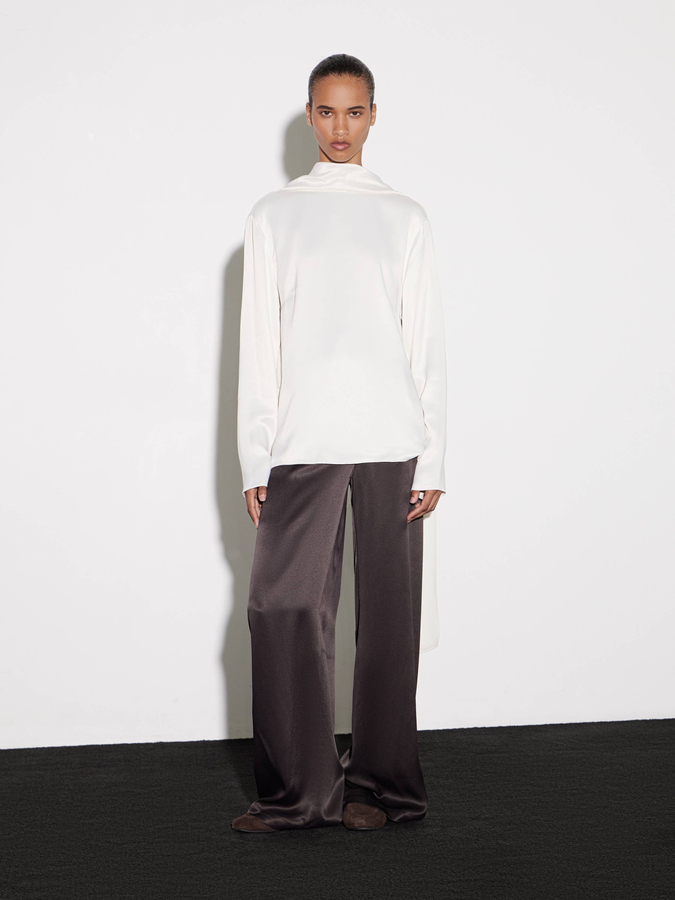 Tailored Wide-Leg Rayon Trousers in Charcoal Black