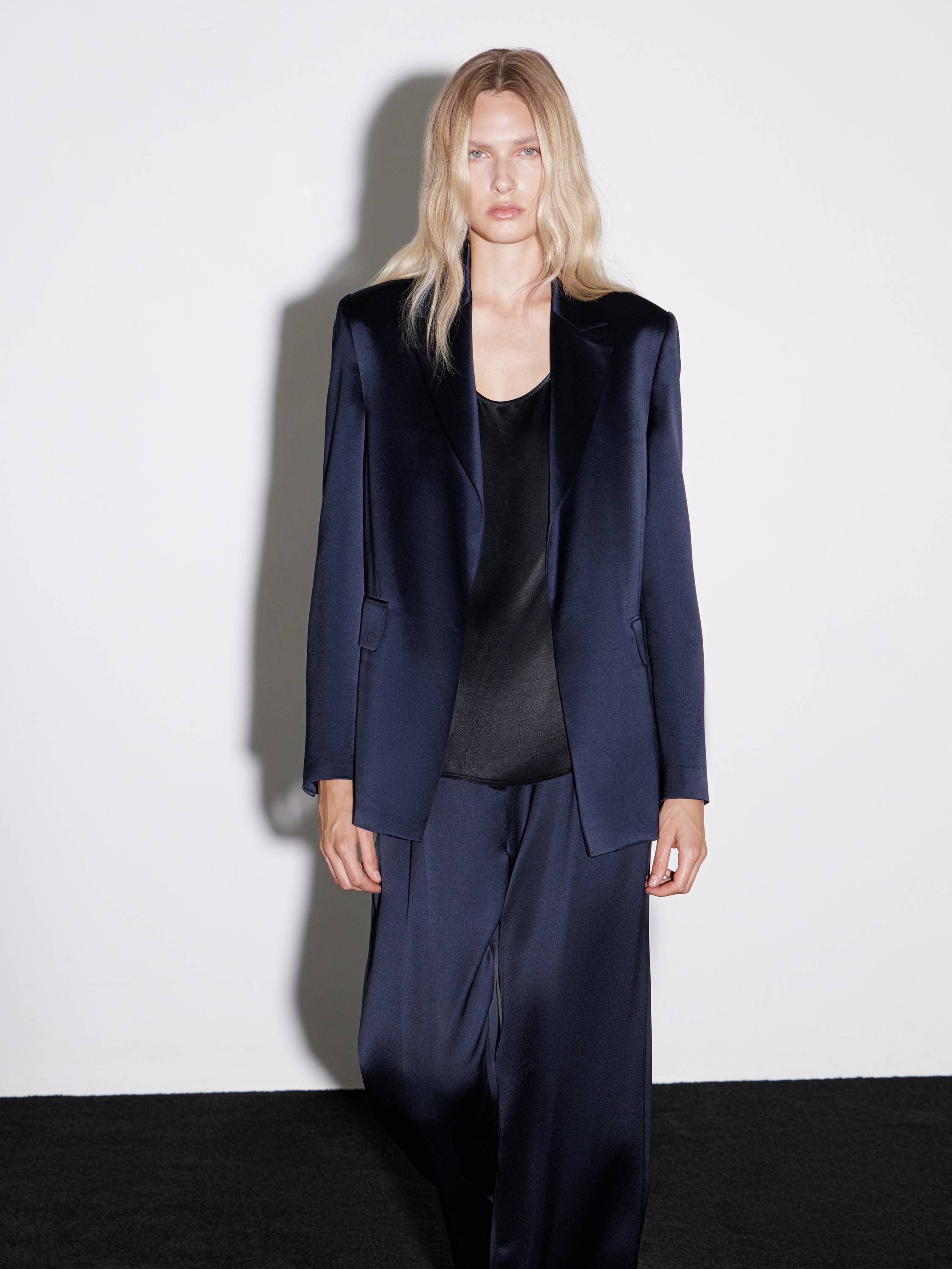 Tailored in luxurious rayon