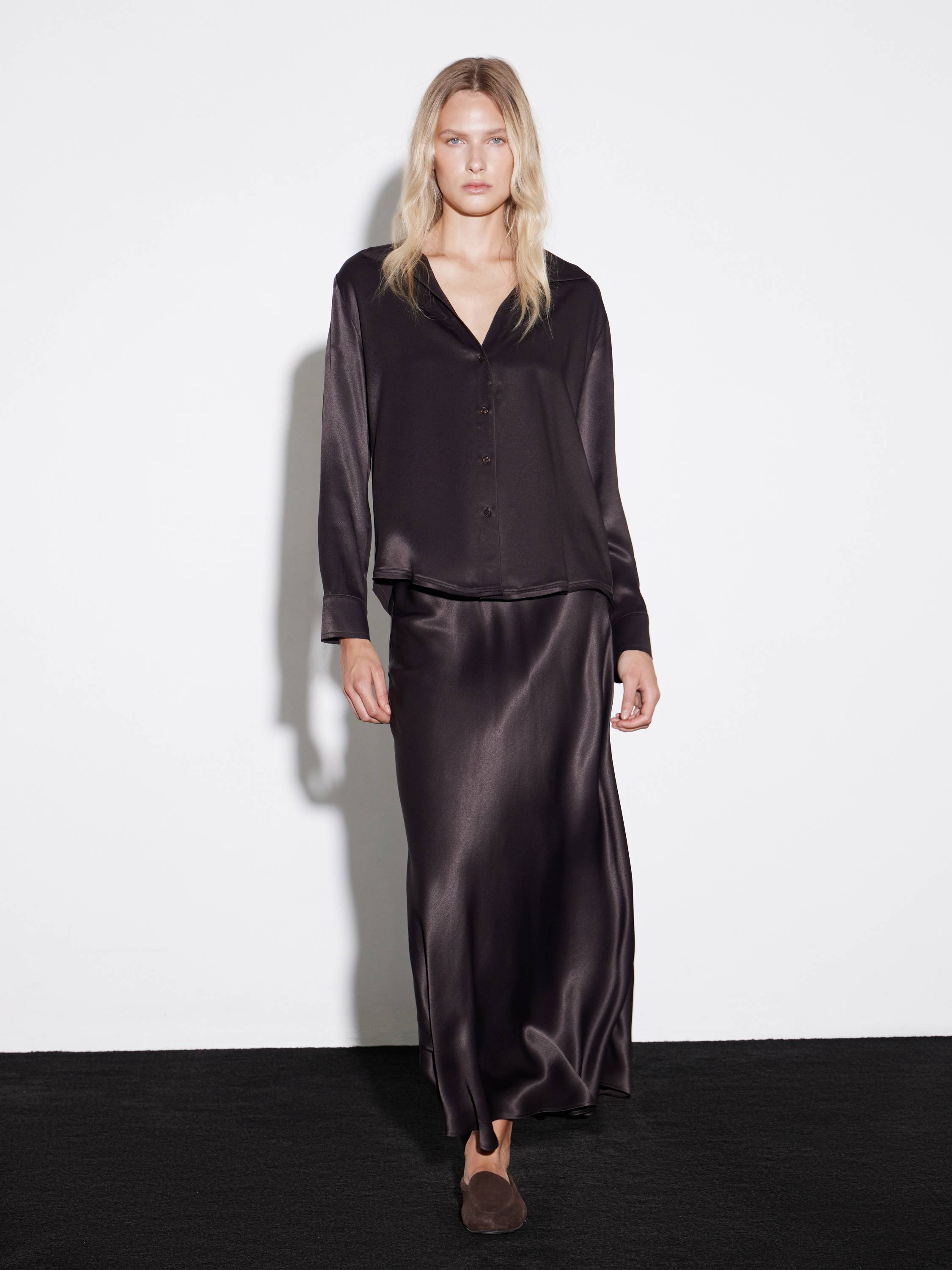 Flowing Satin-Effect Rayon Skirt in Deep Bordeaux