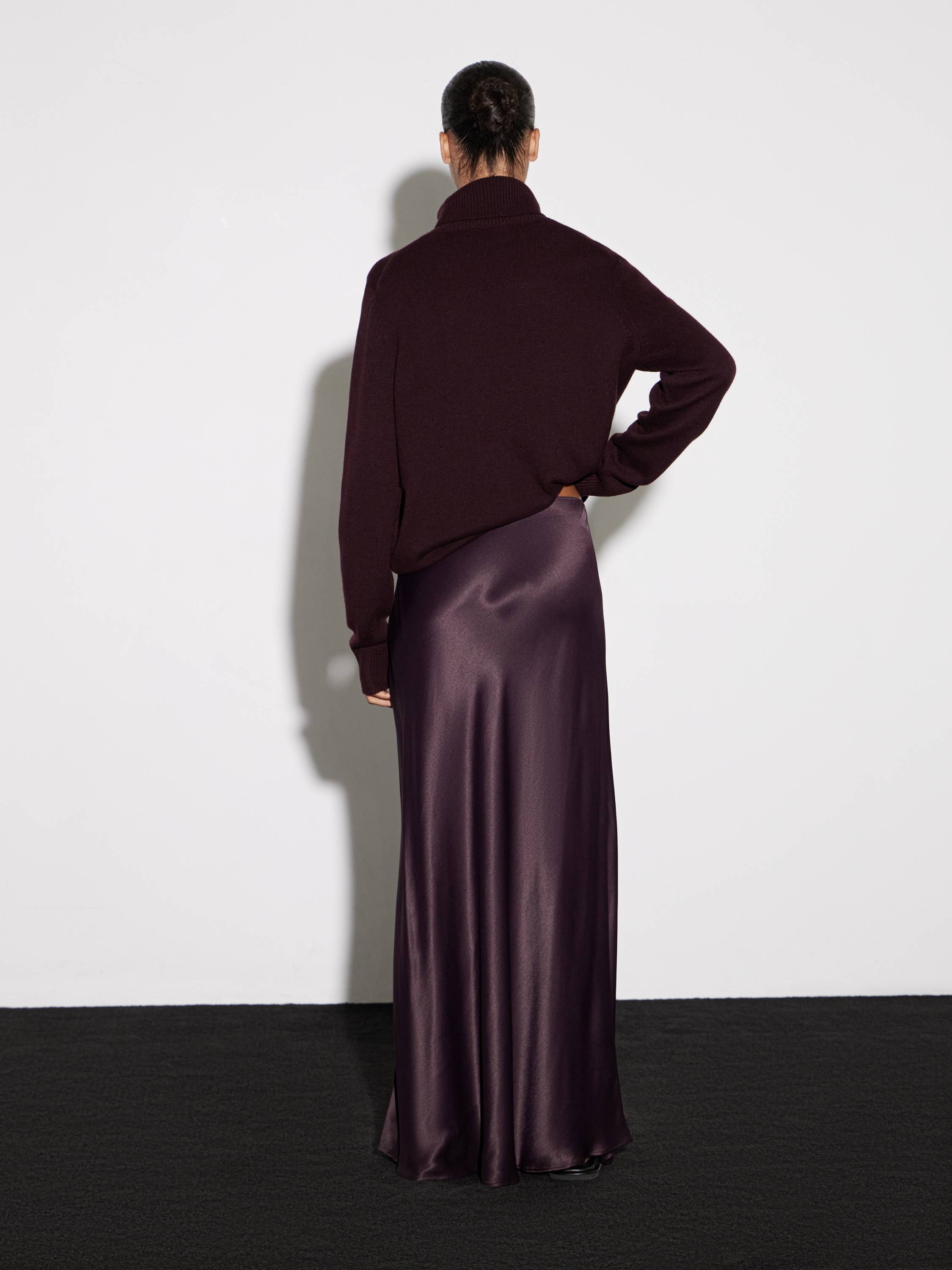 Flowing Satin-Effect Rayon Skirt in Deep Bordeaux