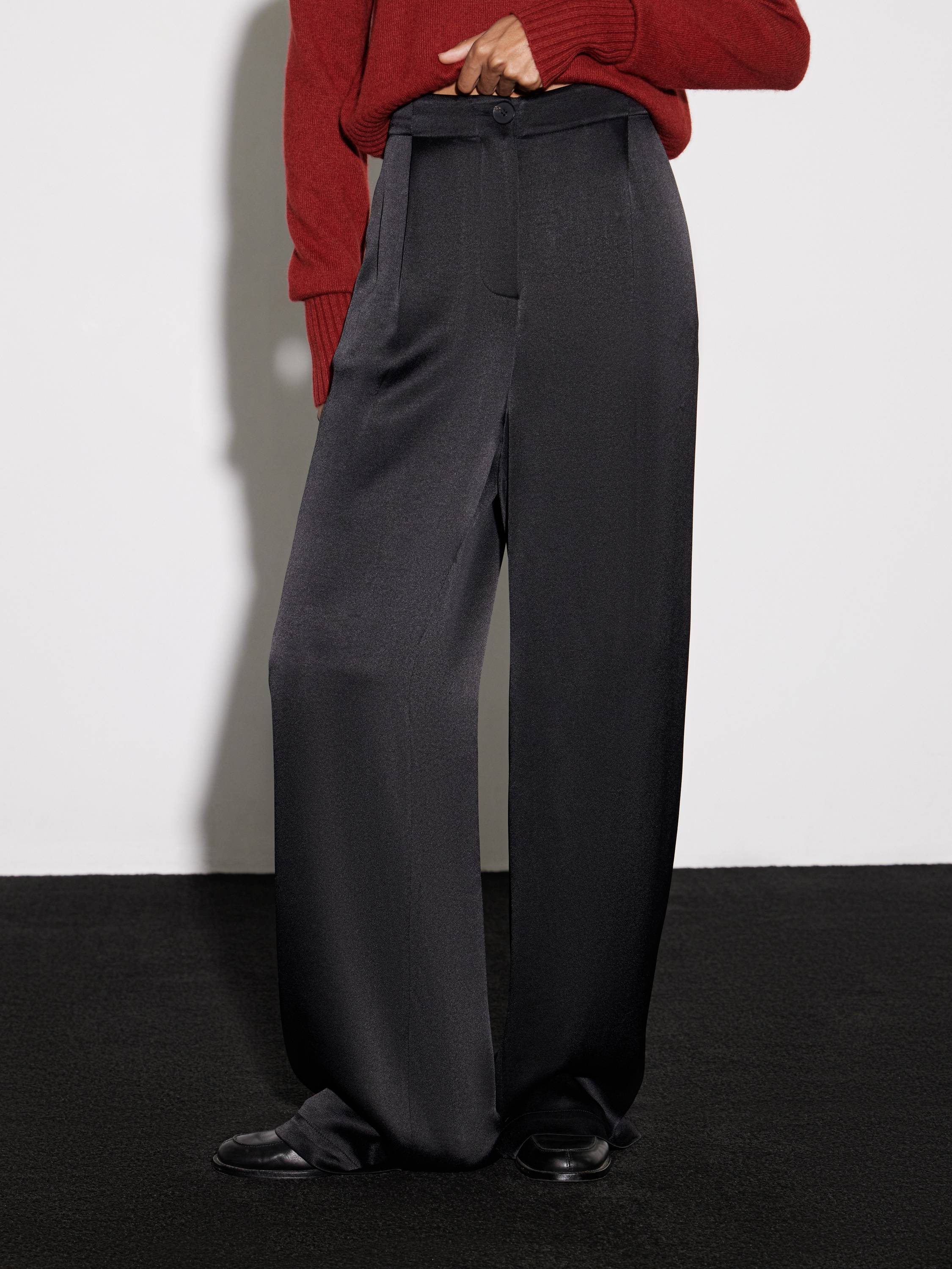 Tailored Wide-Leg Rayon Trousers in Charcoal Black