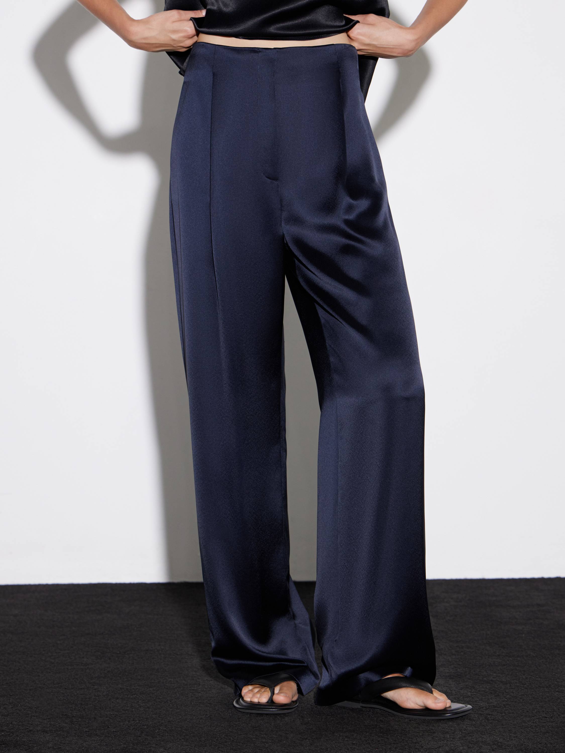 Tailored in luxurious rayon